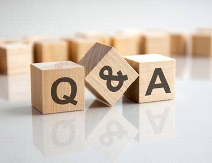 Wooden Q & A cubes